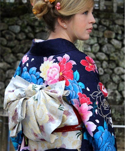 Japan - exchange student in kimono